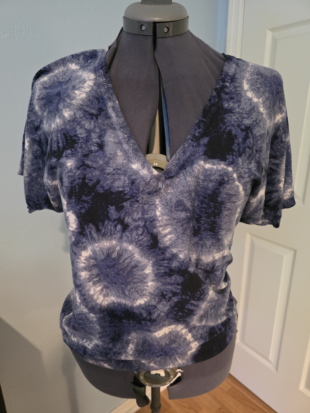 MICHAEL Michael Kors Navy Tie-Dye V-Neck Short Sleeve Top